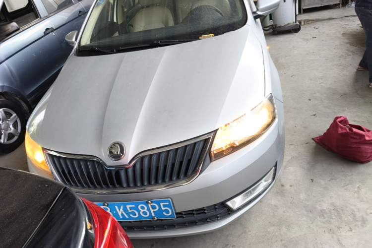 Used Skoda Rapid 2013 1.6L Automatic Smart Selection Model Front