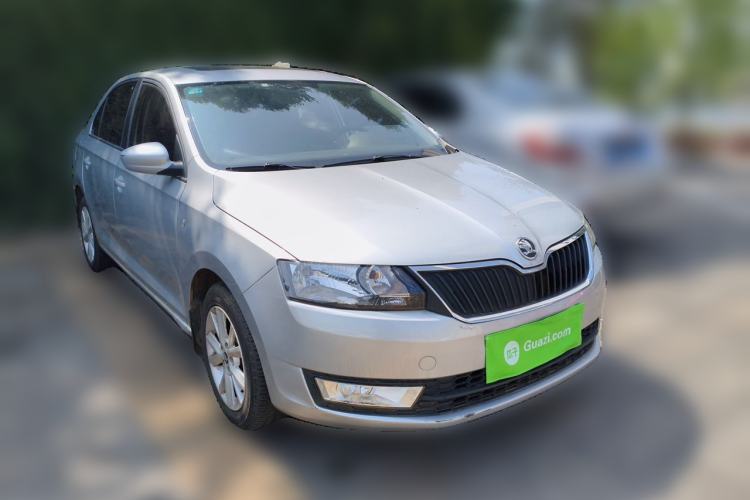 Used Skoda Rapid 2013 1.6L Manual Smart Selection Model Front Right 45 Deg