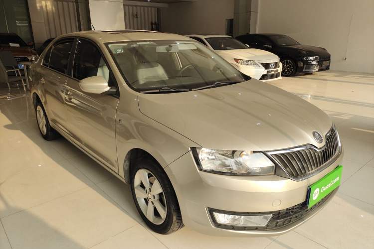 Used Skoda Rapid 2013 1.6L Automatic Smart Selection Model Front Right 45 Deg