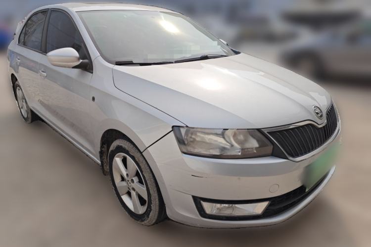 Used Skoda Rapid 2013 1.4L Manual Smart Selection Trim Front Right 45 Deg