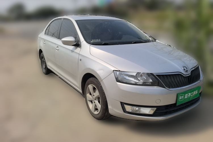Used Skoda Rapid 2013 1.6L Automatic Smart Selection Model Front Right 45 Deg