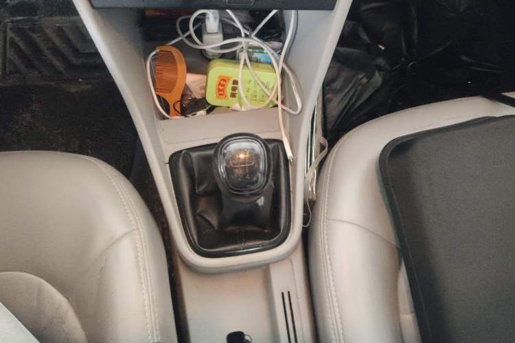 Used Skoda Rapid 2013 1.4L Manual Enjoyment Model Gear Lever