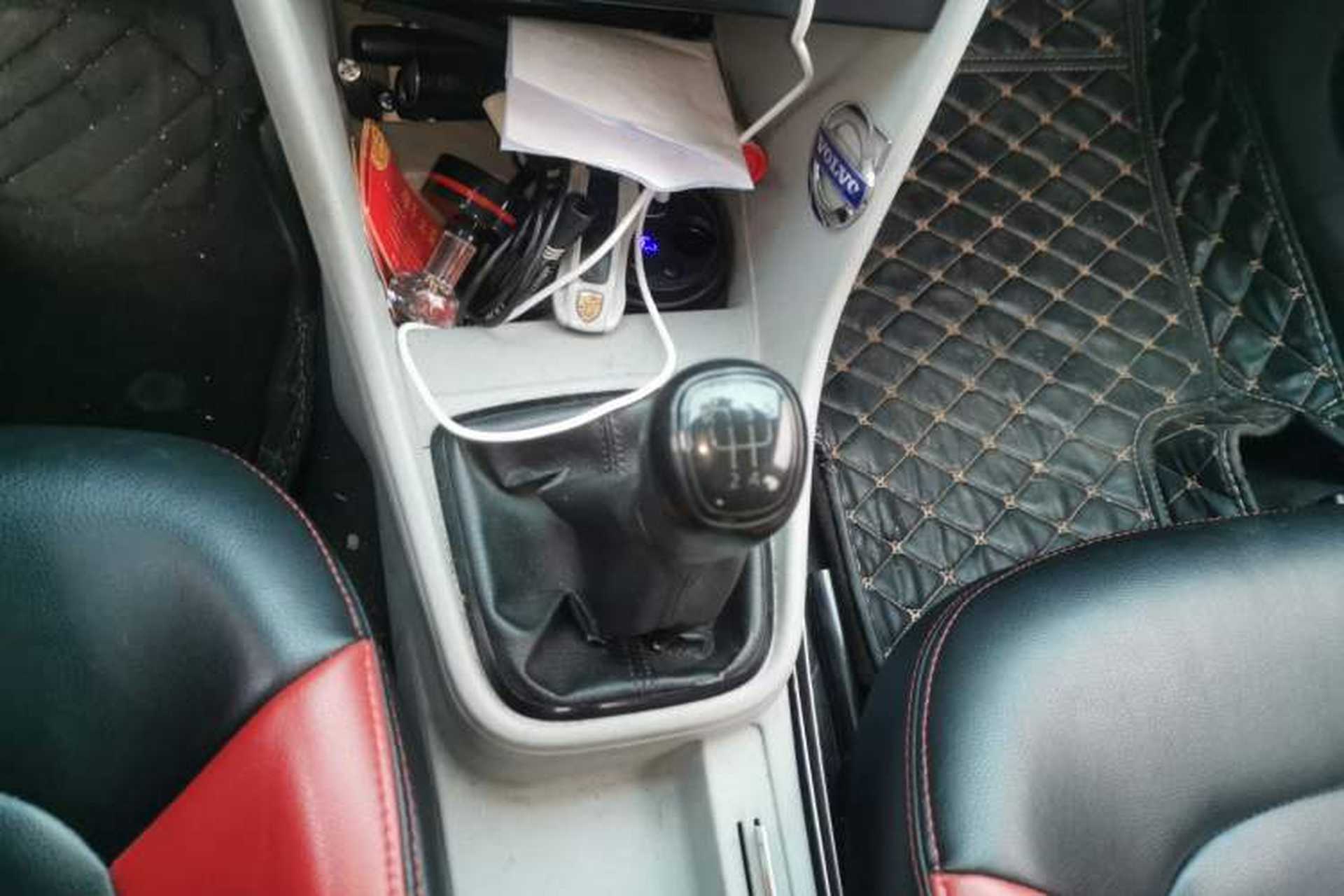 Used Skoda Rapid 2013 1.4L Manual Enjoyment Model Gear Lever