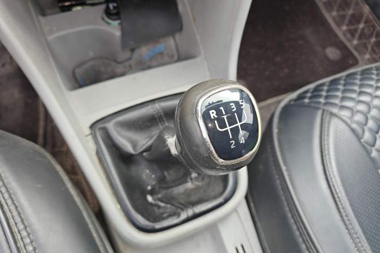 Used Skoda Rapid 2013 1.4L Manual Smart Selection Trim Gear Lever