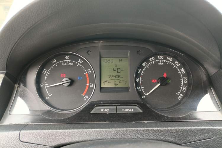 Used Skoda Rapid 2013 1.6L Automatic Smart Selection Model Instrument Cluster