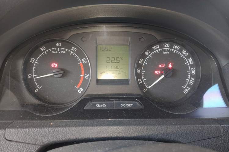 Used Skoda Rapid 2013 1.6L Manual Smart Selection Model Instrument Cluster
