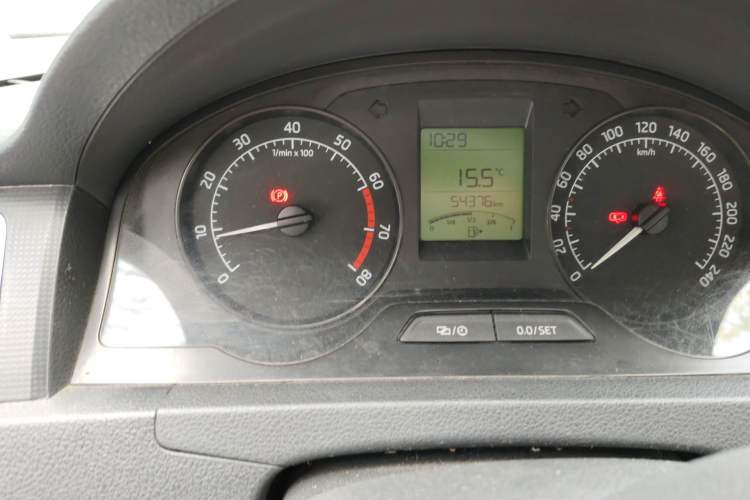 Used Skoda Rapid 2013 1.6L Manual Smart Selection Model Instrument Cluster