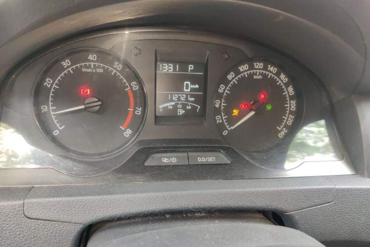 Used Skoda Rapid 2013 1.6L Automatic Smart Selection Model Instrument Cluster