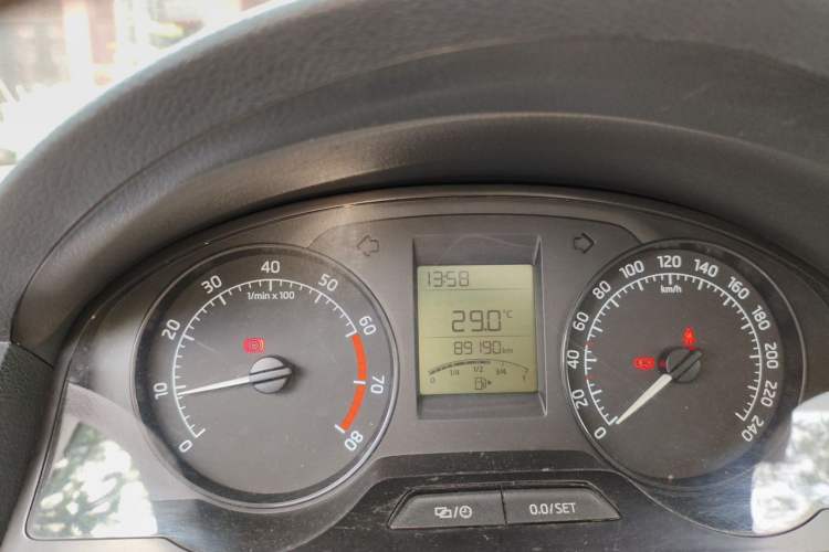 Used Skoda Rapid 2013 1.6L Manual Smart Selection Model Instrument Cluster