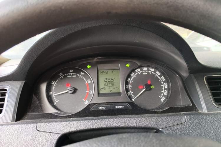 Used Skoda Rapid 2013 1.6L Automatic Smart Selection Model Instrument Cluster