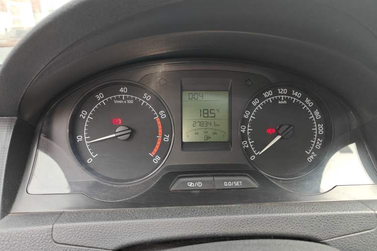 Used Skoda Rapid 2013 1.4L Manual Smart Selection Trim Instrument Cluster