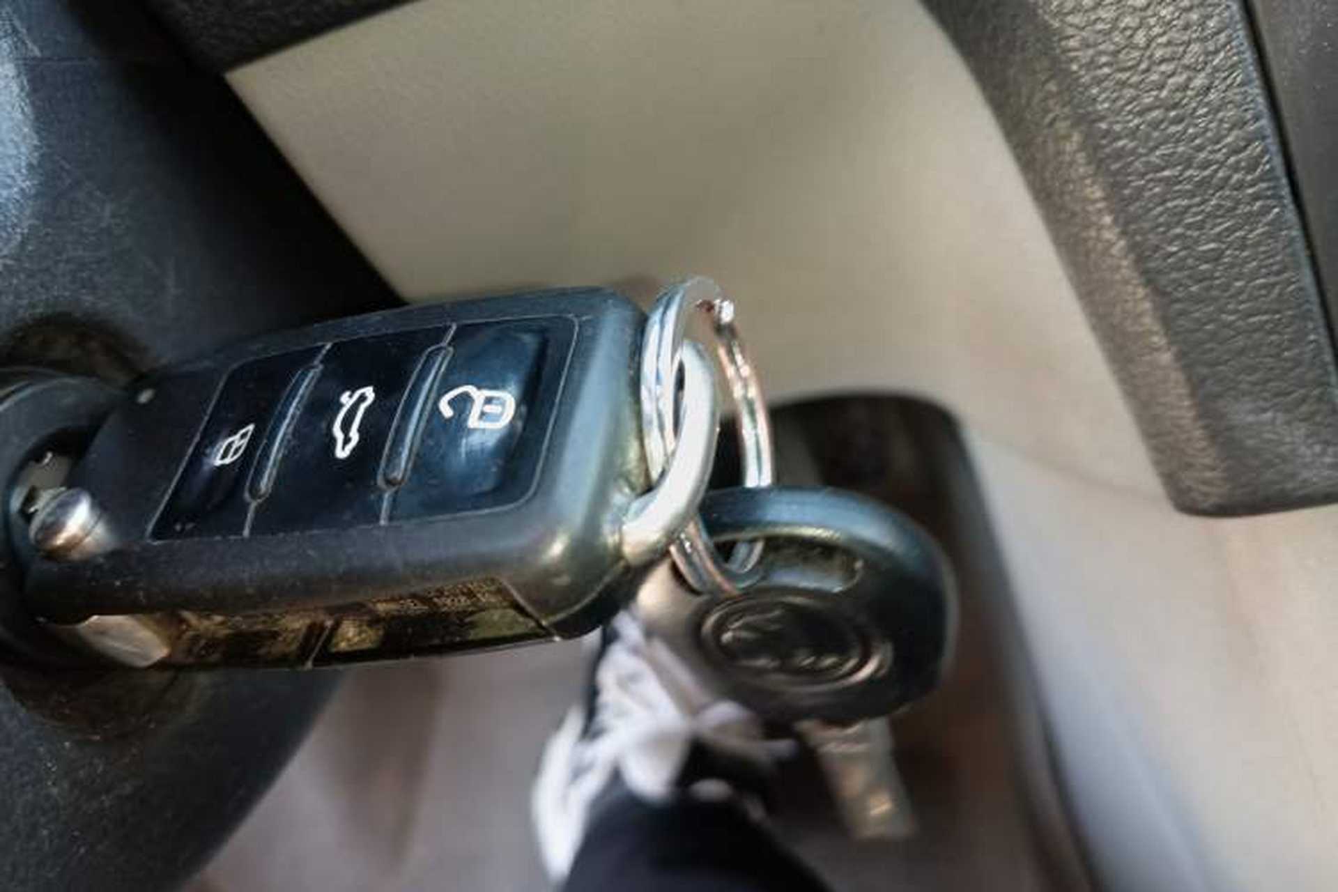 Used Skoda Rapid 2013 1.6L Manual Enjoyment Model Interior 1