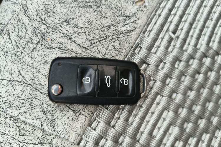 Used Skoda Rapid 2013 1.6L Manual Enjoyment Model Interior 1
