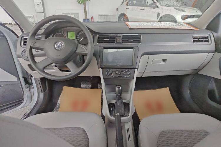 Used Skoda Rapid 2013 1.6L Automatic Smart Selection Model Interior 1