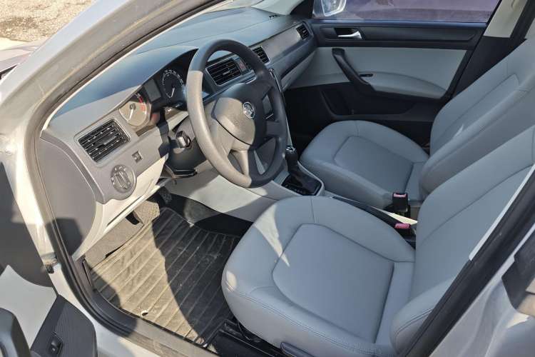 Used Skoda Rapid 2013 1.6L Automatic Smart Selection Model Interior 2