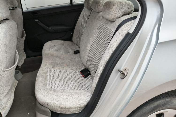 Used Skoda Rapid 2013 1.6L Manual Enjoyment Model Interior 4