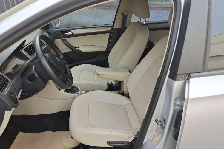 Used Skoda Rapid 2013 1.6L Automatic Preferred Model Left Front Seat