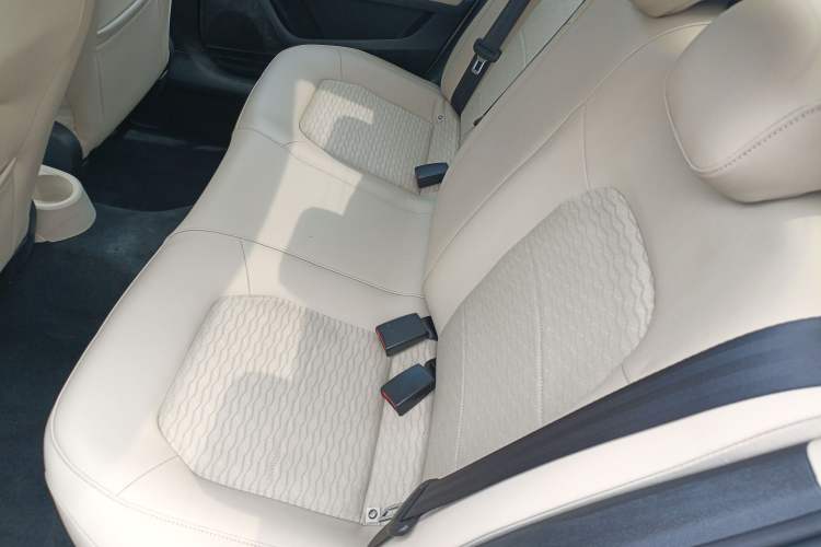 Used Skoda Rapid 2013 1.6L Automatic Smart Selection Model Left Rear Seat