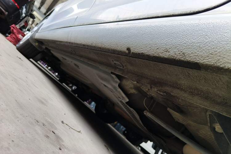 Used Skoda Rapid 2013 1.6L Automatic Smart Selection Model Left Side Sill