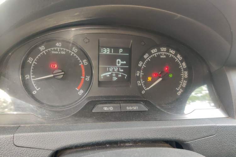 Used Skoda Rapid 2013 1.6L Automatic Smart Selection Model Odometer Close Up