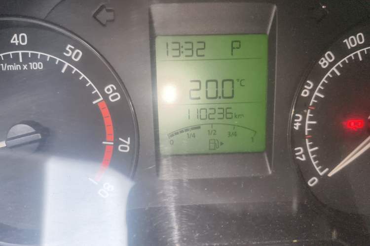 Used Skoda Rapid 2013 1.6L Automatic Smart Selection Model Odometer Close Up