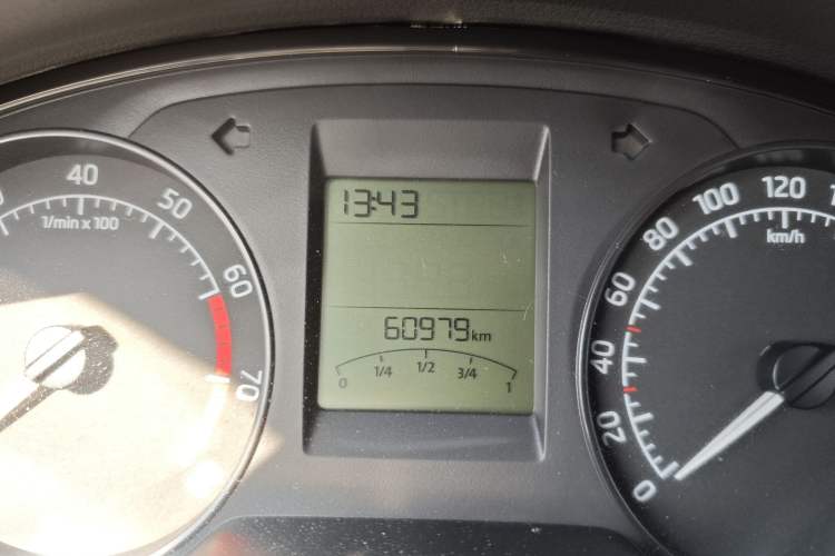 Used Skoda Rapid 2013 1.6L Automatic Smart Selection Model Odometer Close Up