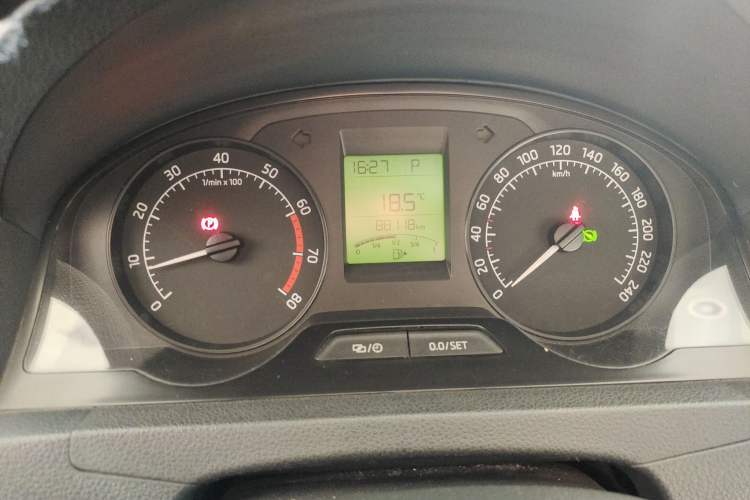 Used Skoda Rapid 2013 1.6L Automatic Smart Selection Model Odometer Close Up