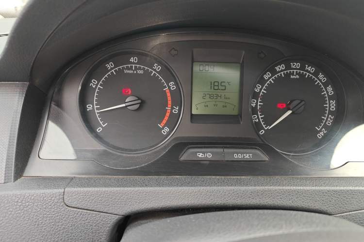 Used Skoda Rapid 2013 1.4L Manual Smart Selection Trim Odometer Close Up