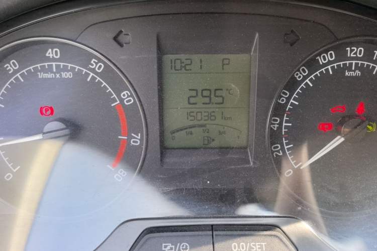 Used Skoda Rapid 2013 1.6L Automatic Smart Selection Model Odometer Close Up