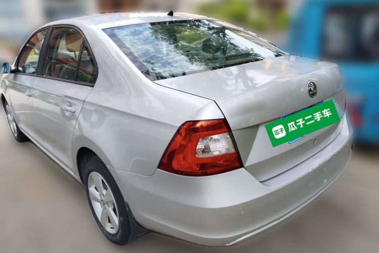 Used Skoda Rapid 2013 1.6L Manual Smart Selection Model Rear Left 45 Deg