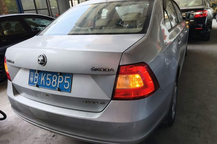 Used Skoda Rapid 2013 1.6L Automatic Smart Selection Model Rear
