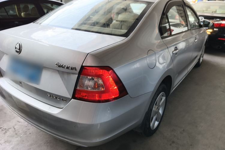 Used Skoda Rapid 2013 1.6L Automatic Smart Selection Model Rear Right 45 Deg