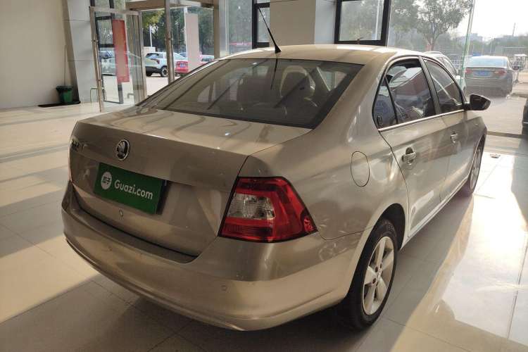 Used Skoda Rapid 2013 1.6L Automatic Smart Selection Model Rear Right 45 Deg