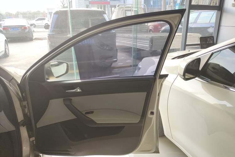 Used Skoda Rapid 2013 1.6L Automatic Smart Selection Model Right Front Door Interior
