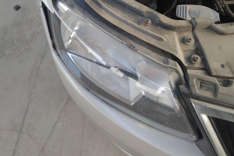 Used Skoda Rapid 2013 1.6L Manual Smart Selection Model Right Front Headlight