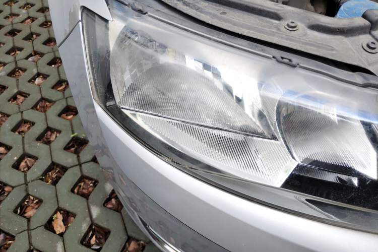 Used Skoda Rapid 2013 1.6L Manual Smart Selection Model Right Front Headlight