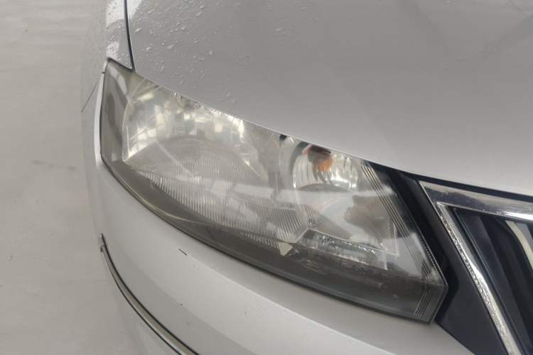 Used Skoda Rapid 2013 1.4L Manual Enjoyment Model Right Front Headlight
