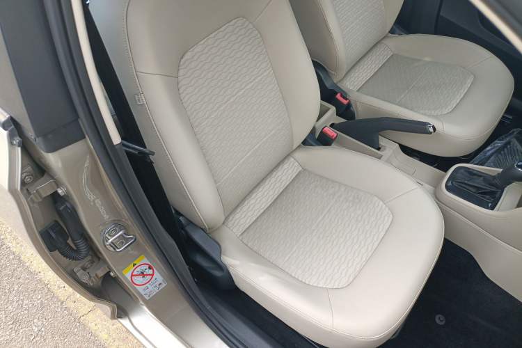 Used Skoda Rapid 2013 1.6L Automatic Smart Selection Model Right Front Seat