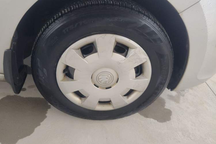 Used Skoda Rapid 2013 1.4L Manual Enjoyment Model Right Front Wheel Hub