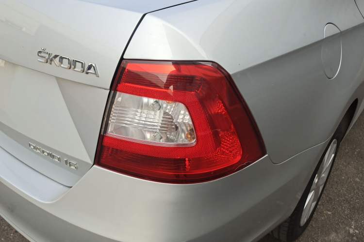 Used Skoda Rapid 2013 1.6L Automatic Preferred Model Right Rear Taillight
