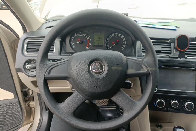 Used Skoda Rapid 2013 1.6L Automatic Smart Selection Model Steering Wheel