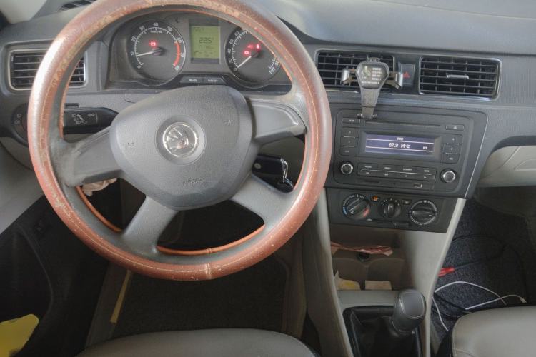 Used Skoda Rapid 2013 1.6L Manual Smart Selection Model Steering Wheel