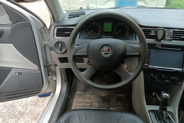 Used Skoda Rapid 2013 1.6L Automatic Smart Selection Model Steering Wheel