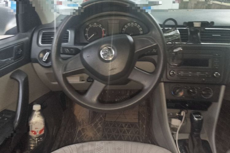 Used Skoda Rapid 2013 1.6L Automatic Smart Selection Model Steering Wheel