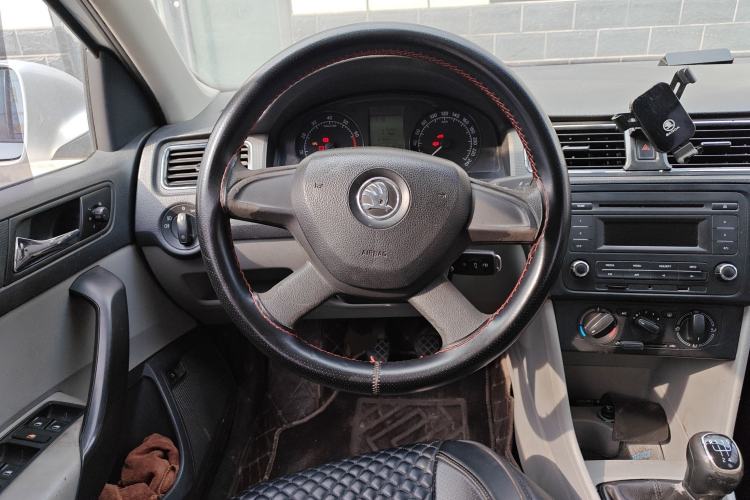 Used Skoda Rapid 2013 1.4L Manual Smart Selection Trim Steering Wheel