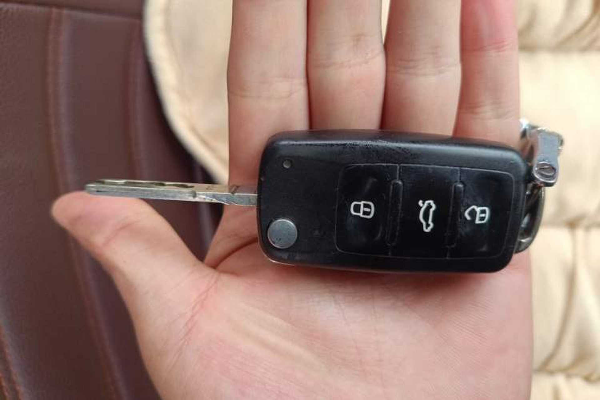 Used Skoda Rapid 2013 1.6L Automatic Smart Selection Model Vehicle Key