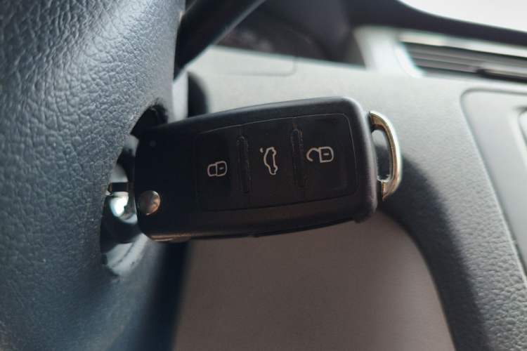 Used Skoda Rapid 2013 1.6L Manual Smart Selection Model Vehicle Key