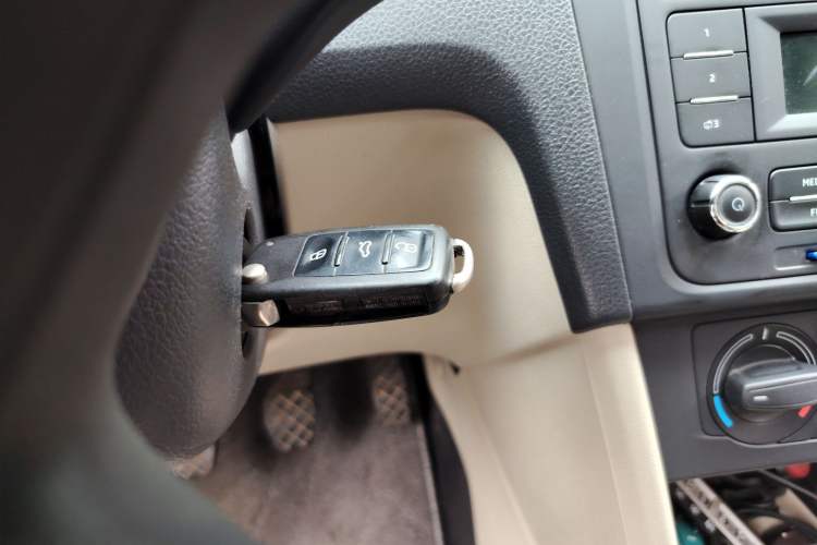 Used Skoda Rapid 2013 1.6L Manual Smart Selection Model Vehicle Key