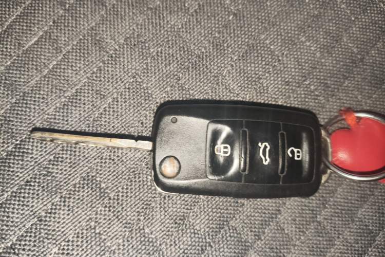 Used Skoda Rapid 2013 1.6L Automatic Smart Selection Model Vehicle Key