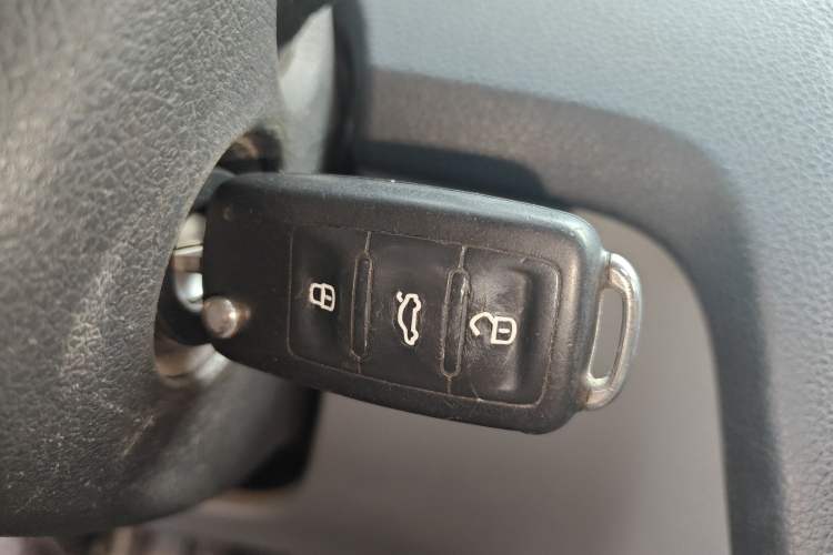 Used Skoda Rapid 2013 1.4L Manual Smart Selection Trim Vehicle Key